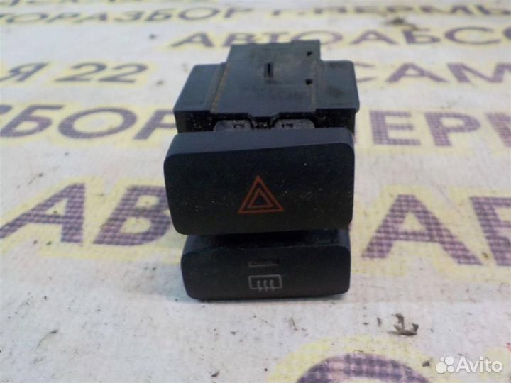 Кнопка аварийной сигнализации Toyota Corolla (E12