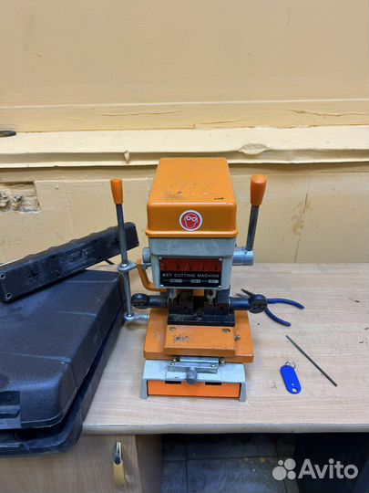 Станок для изготовления ключей вертикальных