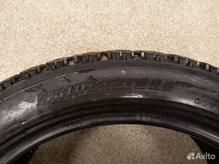 Bridgestone Blizzak WS-50 215/45 R17