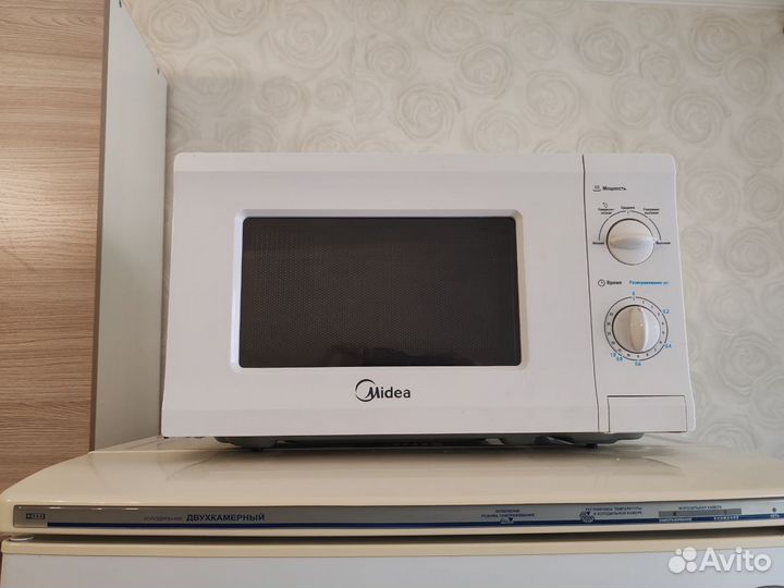 Микроволновая печь Midea