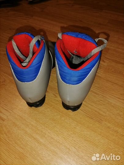 Лыжные ботинки Нордвей 31 р и лыжи