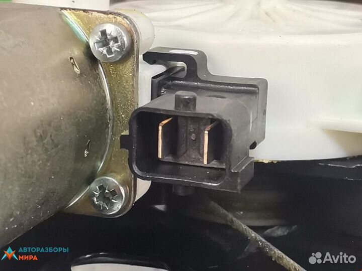 Стеклоподъемник электрический задний правый Saab 2