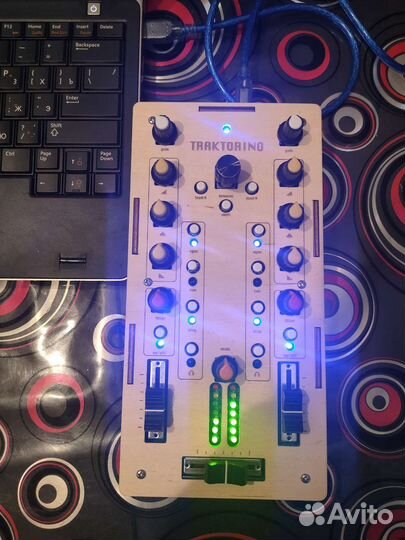 DJ контроллер Traktor (Traktorino)