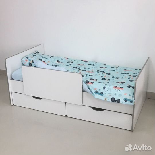 Детская кровать с ящиками