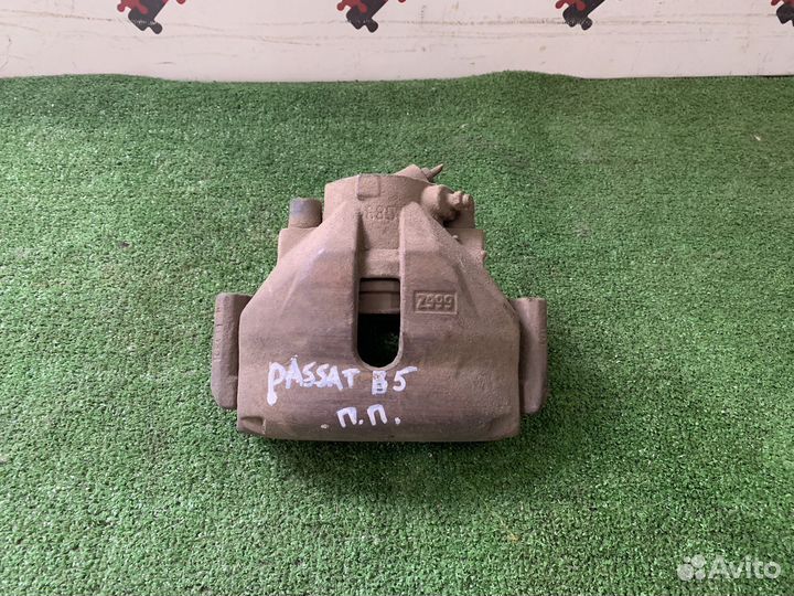 Суппорт передний правый VW passat b5