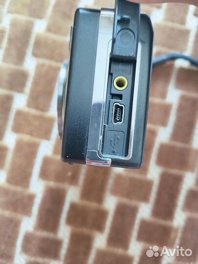 Компактный фотоаппарат Sony