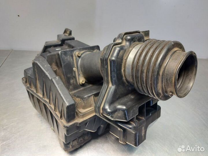 Корпус воздушного фильтра Nissan Maxima A33 2 2003