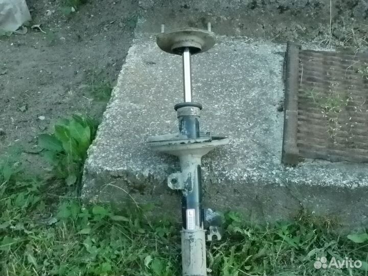 Стойка амоpтизатоp lexus RX