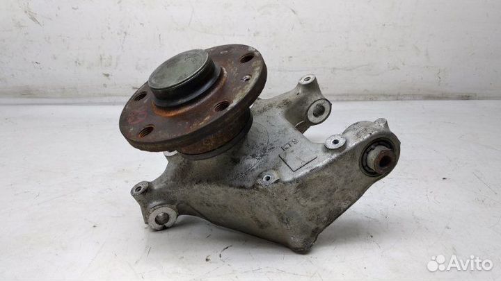 Кулак поворотный задний правый Volkswagen Passat