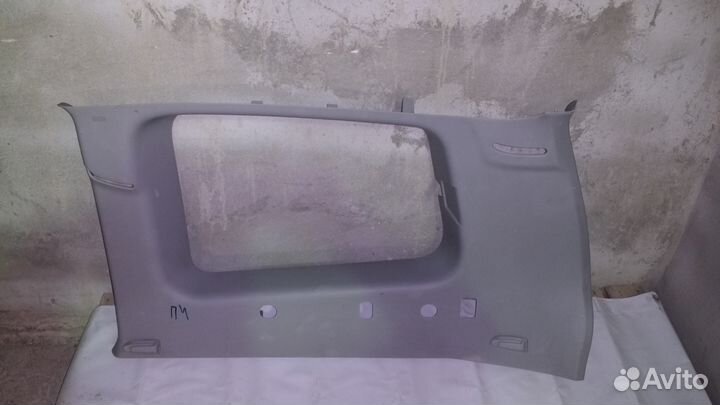 Обшивка багажника правая Митсубиси Паджеро 4