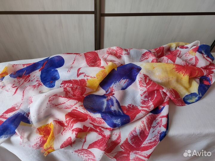 Палантин с пайетками 