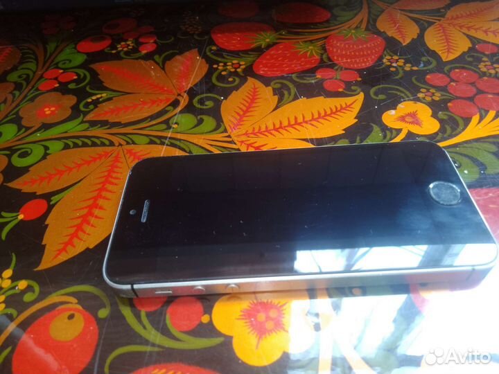 Телефон iPhone 5se