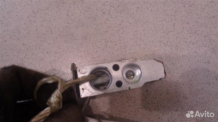 Клапан кондиционера Cadillac SRX 2003-2009