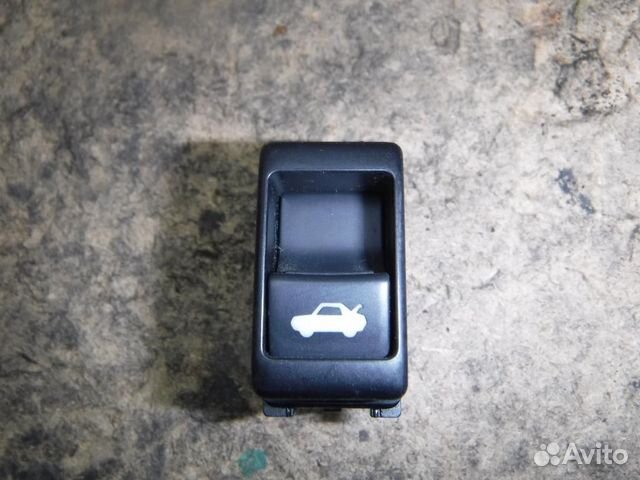 Кнопка открывания двери багажника Infiniti G35 V35