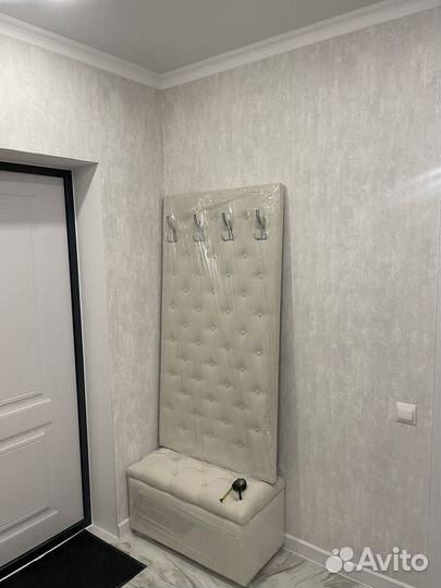 Вешалка в прихожую мягкая