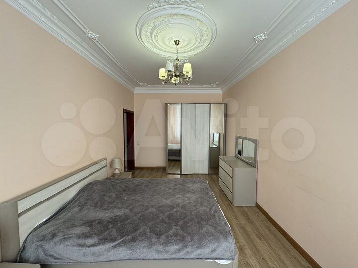 2-к. квартира, 75 м², 1/10 эт.
