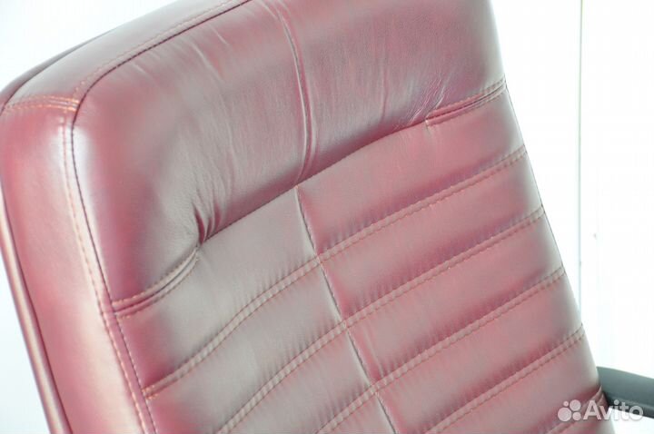 Офисное кресло 