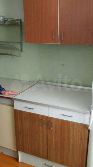 Комната 15 м² в 4-к., 1/3 эт.