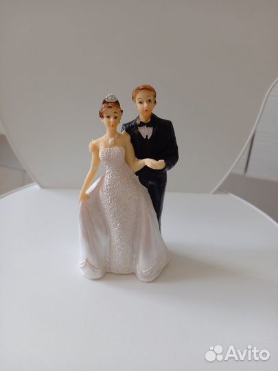 Статуэтка на свадебный торт