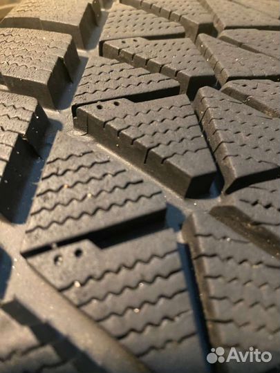 Bridgestone Blizzak DM-V2 235/55 R18 100T