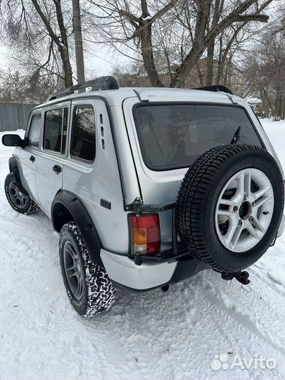 LADA 4x4 (Нива) 1.7 МТ, 2004, 11 700 км