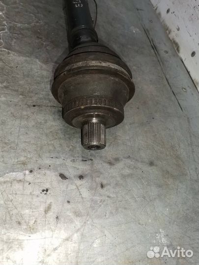 Полуось передняя левая Audi A6 4B/C5 1998