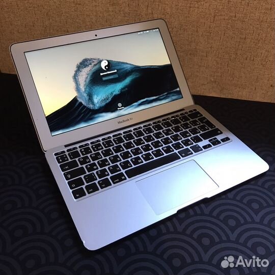 MacBook Air (11 дюйм., середина 2011 г.)
