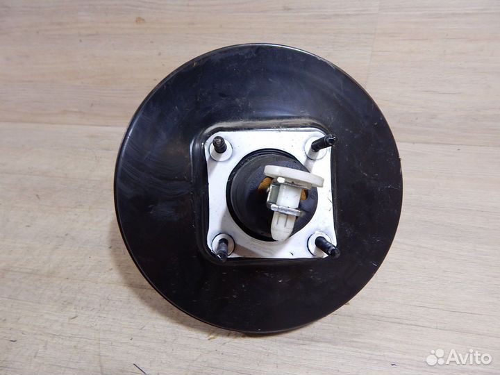 Вакуумный усилитель тормозов Ford Focus 2