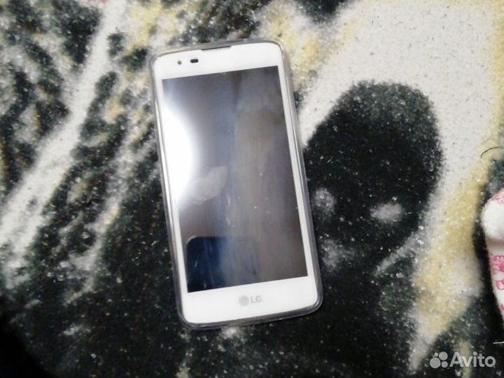 Телефон LG