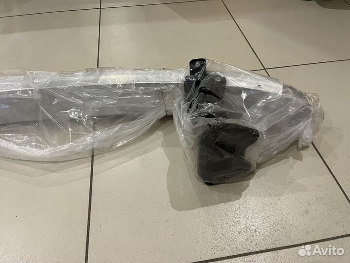 Усилитель переднего бампера Mercedes W221 всборе