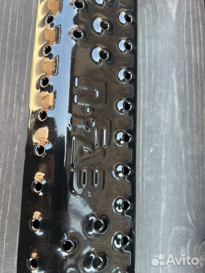 Продам пороги-подножки Toyota Tundra