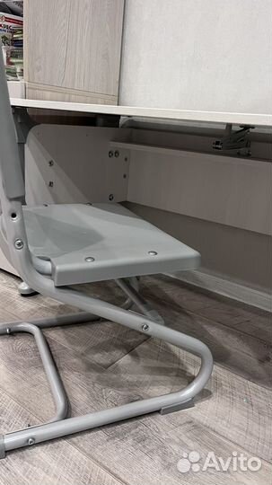 Письменный стол,парта