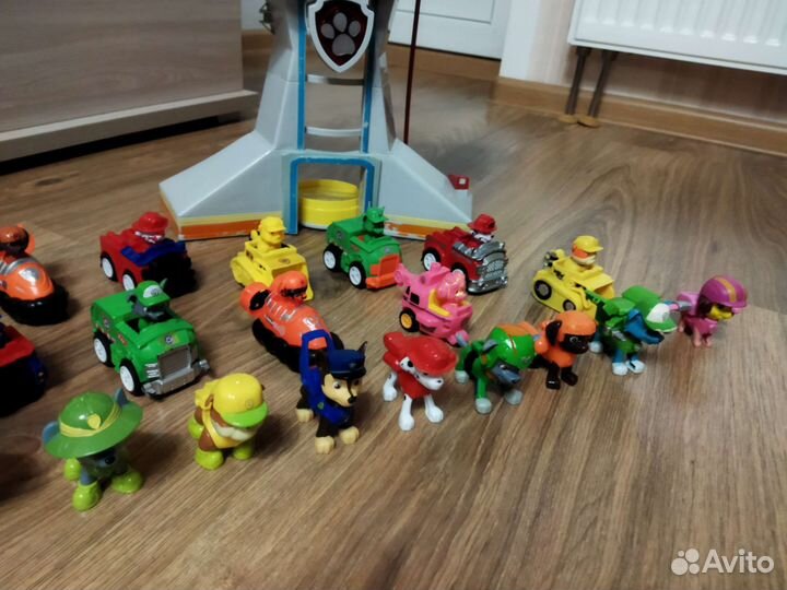 Щенячий патруль - база, щенки, Райдер на мотоцикле