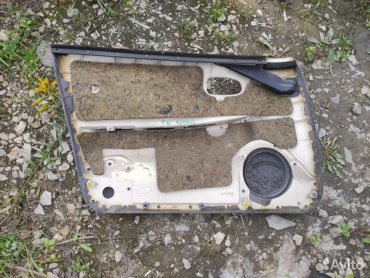 Обшивка двери передняя правая Hyundai Sonata EF