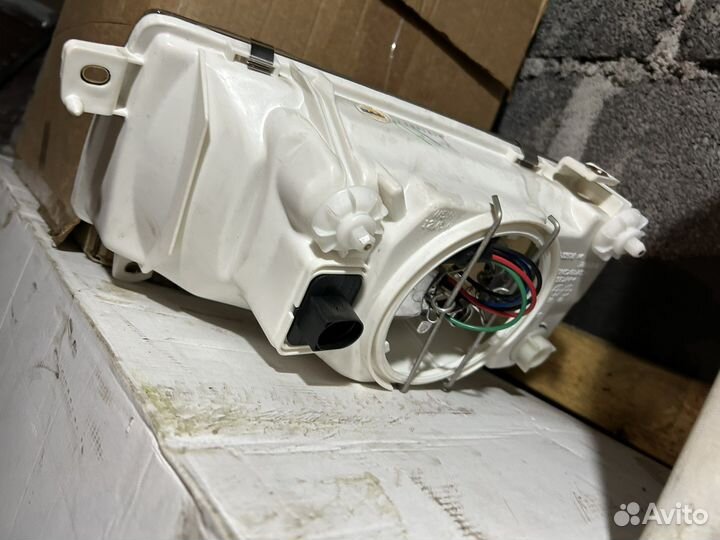 Фара правая на volkswagen vento