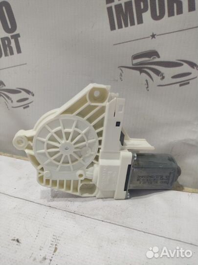 Моторчик стеклоподъемника передний левый Audi A6