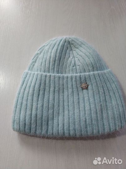 Зимняя женская шапка