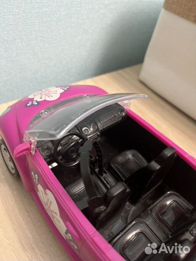 Игрушечный автомобиль