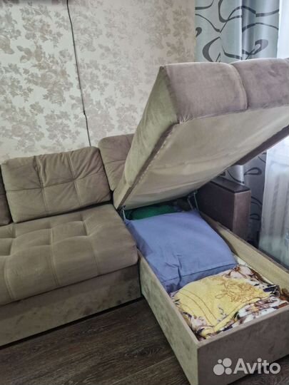 Диван