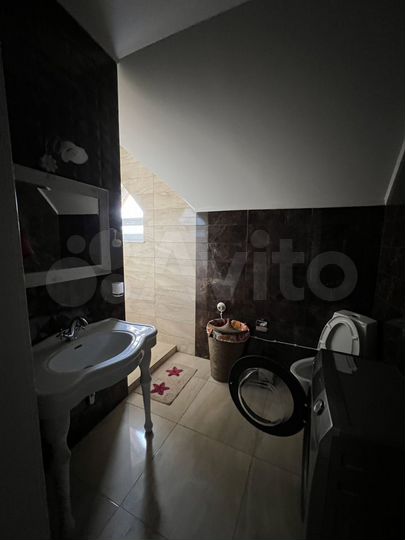 Комната 60 м² в 2-к., 3/3 эт.