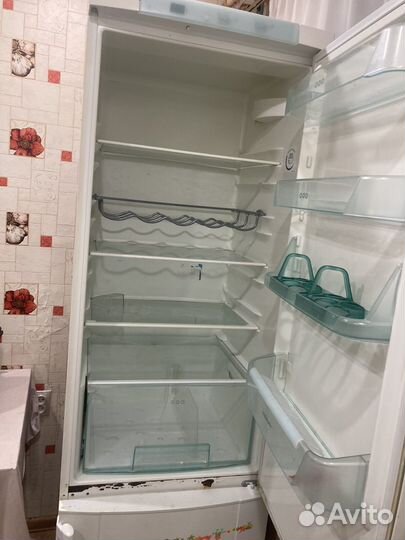 Холодильник electrolux