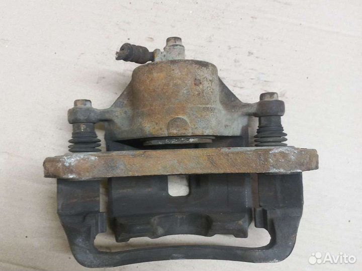 Суппорт передний левый Хундай Соната еф