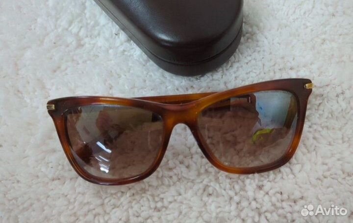 10. Лот из 2 вещей (плед и очки)