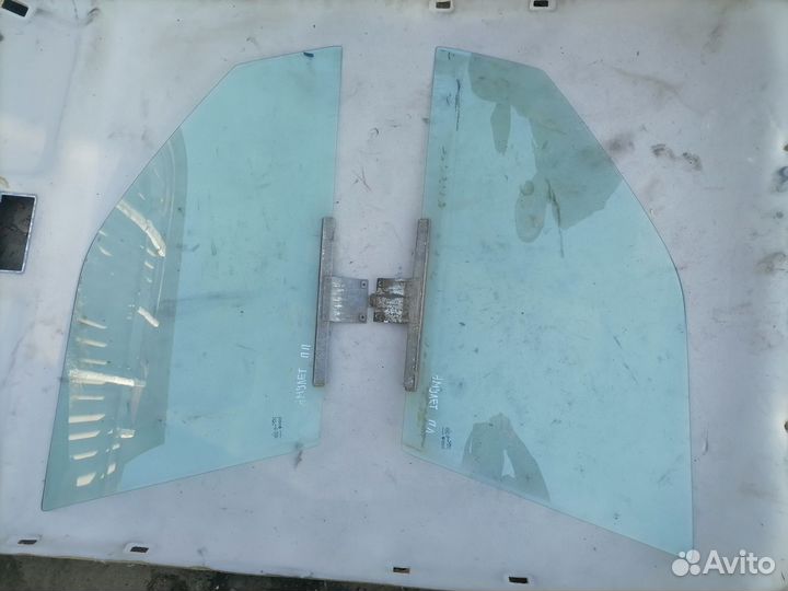 Стекло двери передней Chery Amulet (A15) 2006-2012