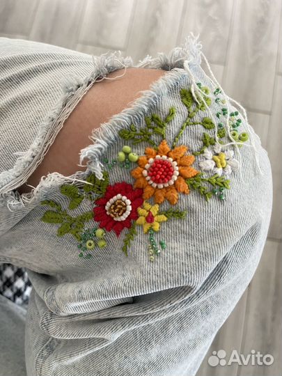 Вышивка на джинсе