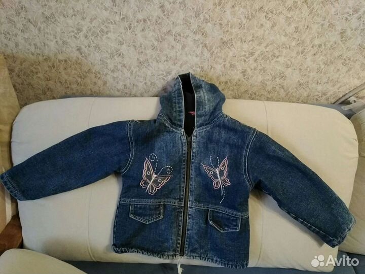 Джинсовая куртка на девочку 4-5 лет