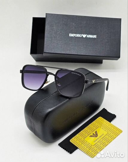 Солнцезащитные очки Emporio Armani