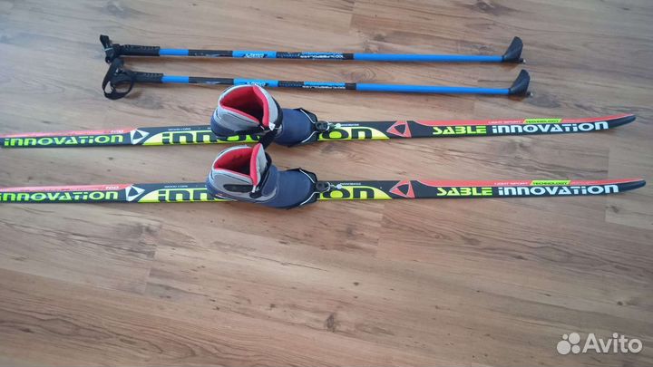 Продам лыжи 160 см, с ботинками 35 размер