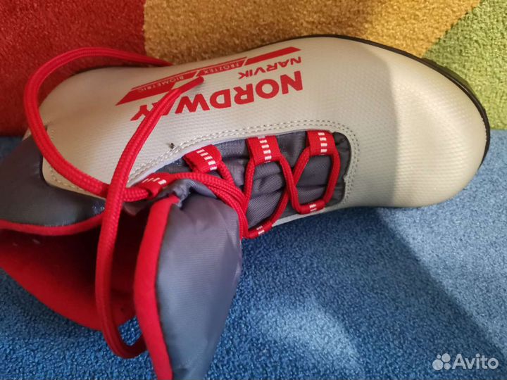 Лыжные ботинки