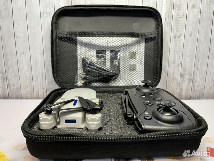 Квадрокоптер с 2 камерами е88 pro